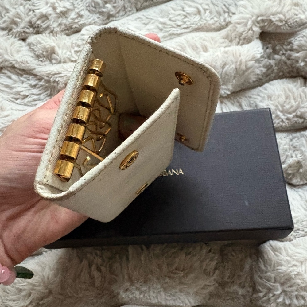 Prada Cream Wallet with Gold Logo - Picture 10 of 10